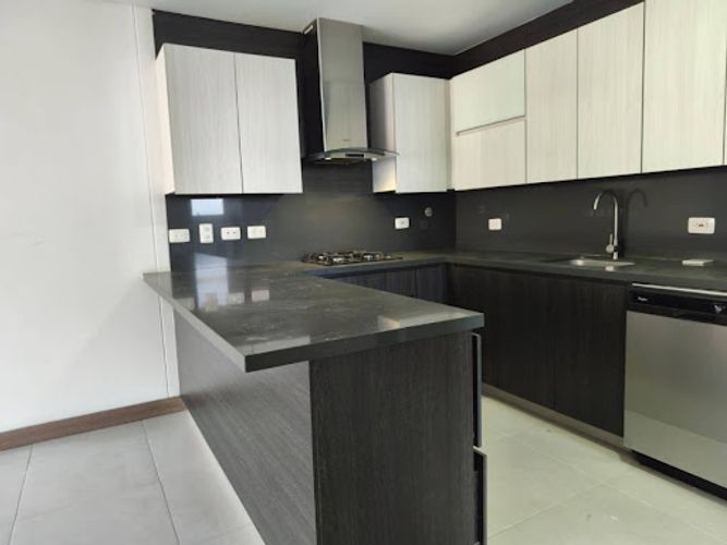 Apartamento de 3 alcobas en arriendo en Loma Benedictinos, Envigado, 123 m² · foto 5 de 24