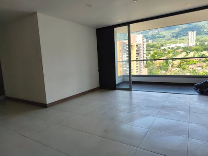Apartamento de 3 alcobas en arriendo en Loma Benedictinos, Envigado, 123 m² · foto 7 de 24