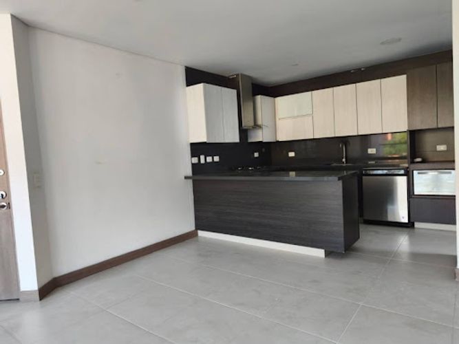 Apartamento de 3 alcobas en arriendo en Loma Benedictinos, Envigado, 123 m² · foto 10 de 24