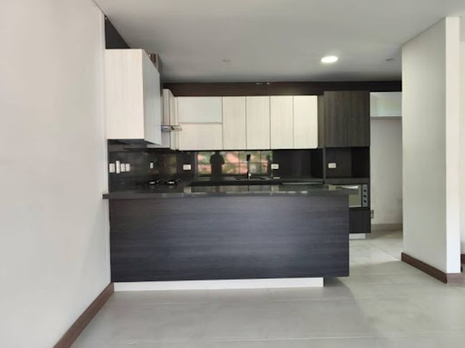 Apartamento de 3 alcobas en arriendo en Loma Benedictinos, Envigado, 123 m² · foto 11 de 24