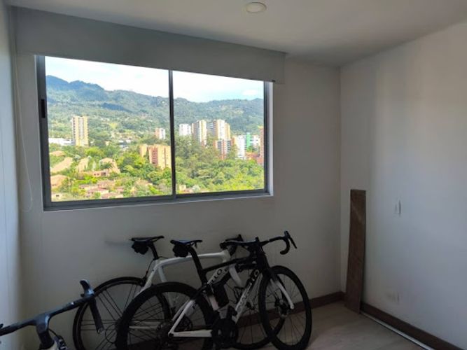 Apartamento de 3 alcobas en arriendo en Loma Benedictinos, Envigado, 123 m² · foto 18 de 24