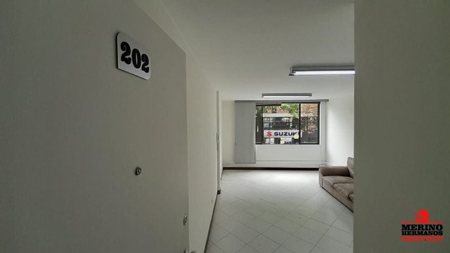 Oficina en arriendo en Conquistadores, Medellín, 18 m² · foto 3 de 16