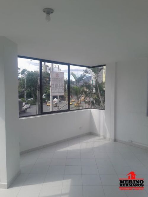 Oficina en arriendo en Conquistadores, Medellín, 35 m² · foto 2 de 22