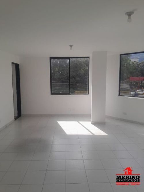 Oficina en arriendo en Conquistadores, Medellín, 35 m² · foto 3 de 22