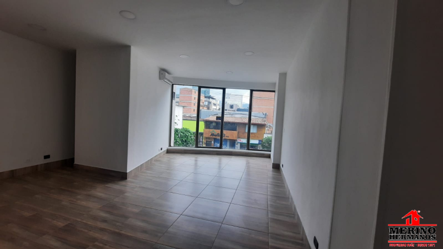 Oficina en arriendo en Las Lomas, Medellín, 45 m² · foto 2 de 9
