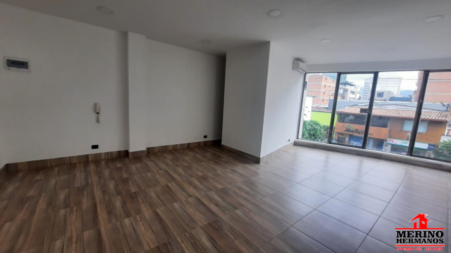 Oficina en arriendo en Las Lomas, Medellín, 45 m² · foto 7 de 9