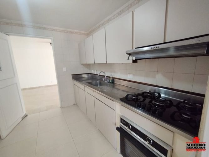 Apartamento de 3 alcobas en arriendo en Colombia, Medellín, 132 m² · foto 4 de 21