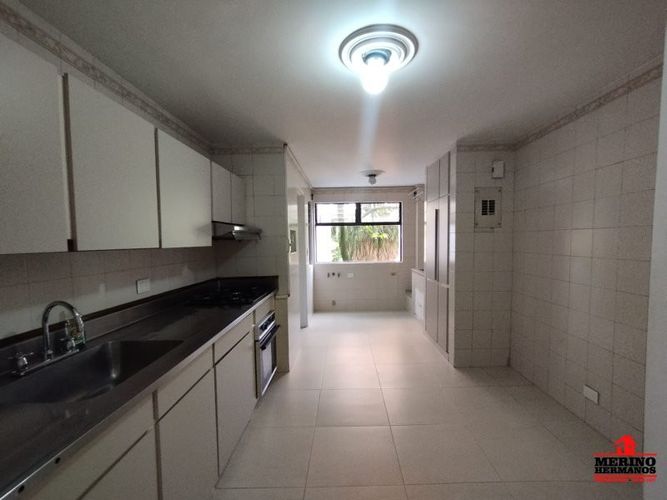 Apartamento de 3 alcobas en arriendo en Colombia, Medellín, 132 m² · foto 6 de 21