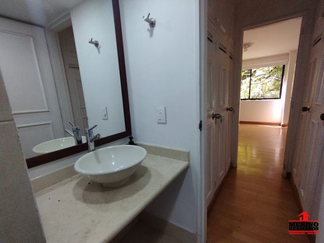 Apartamento de 3 alcobas en arriendo en Colombia, Medellín, 132 m² · foto 19 de 21