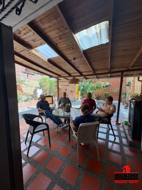 Casa de 6 alcobas en venta en Santa Mónica, Medellín, 160 m² · foto 5 de 16