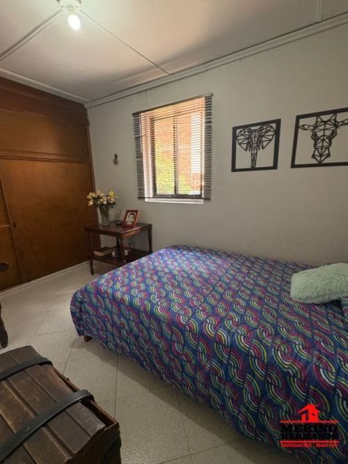 Casa de 6 alcobas en venta en Santa Mónica, Medellín, 160 m² · foto 9 de 16