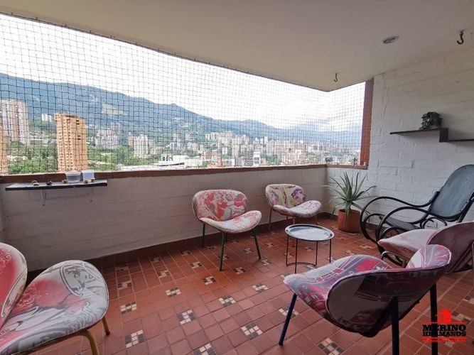 Apartamento en venta en El Poblado, Medellín · foto 2 de 18