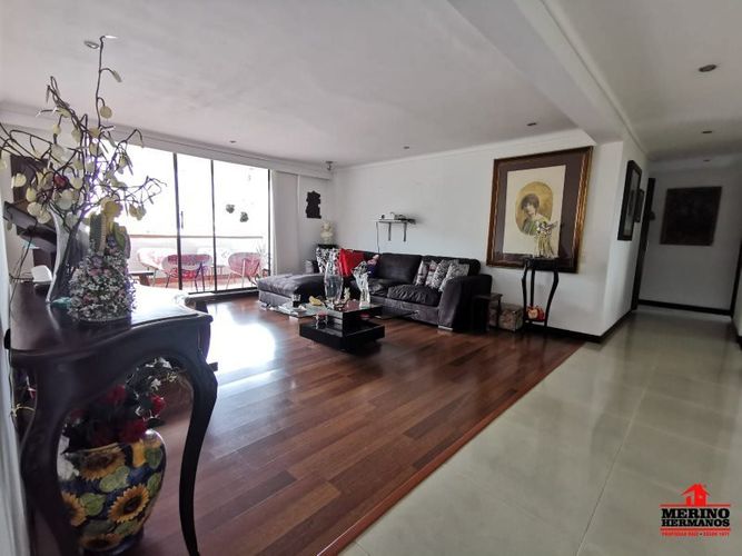 Apartamento en venta en El Poblado, Medellín · foto 3 de 18
