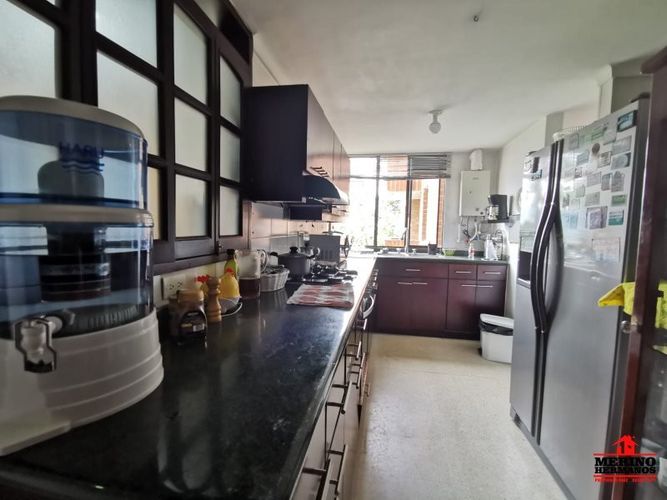 Apartamento en venta en El Poblado, Medellín · foto 4 de 18