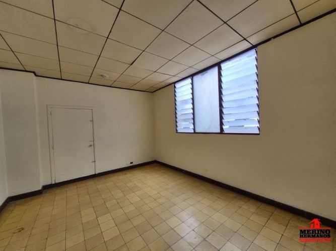 Oficina en arriendo en La Candelaria, Medellín, 18 m² · foto 4 de 24