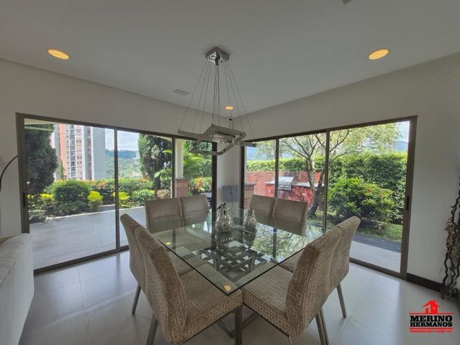 Casa de 3 alcobas en venta en Entreamigos, Sabaneta, 350 m² · foto 4 de 24