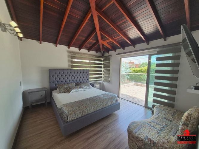Casa de 3 alcobas en venta en Entreamigos, Sabaneta, 350 m² · foto 11 de 24