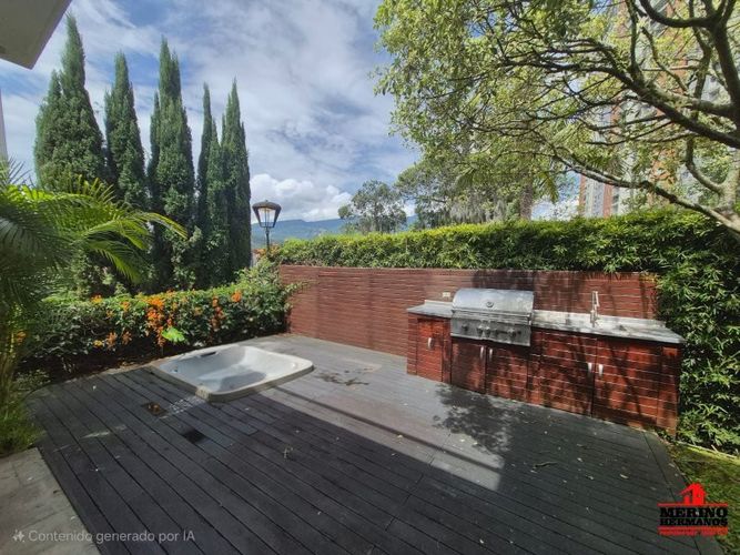 Casa de 3 alcobas en venta en Entreamigos, Sabaneta, 350 m² · foto 18 de 24