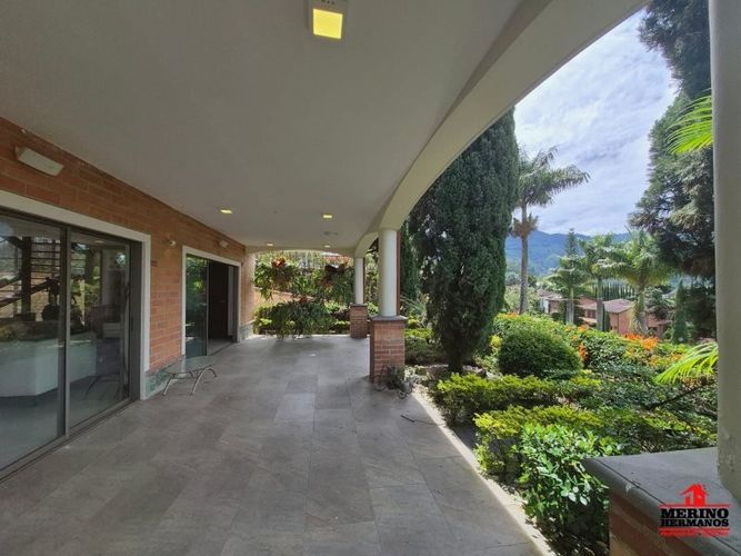 Casa de 3 alcobas en venta en Entreamigos, Sabaneta, 350 m² · foto 22 de 24