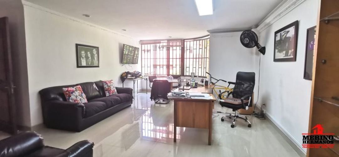 Casa de 8 alcobas en venta en San Bernardo, Medellín, 504 m² · foto 12 de 16