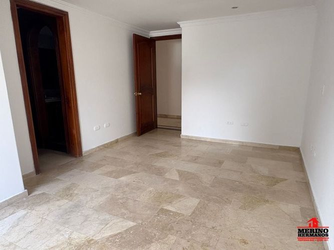 Apartamento de 4 alcobas en venta en Alejandría, Medellín, 250 m² · foto 8 de 11
