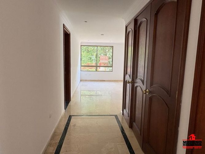 Apartamento de 4 alcobas en venta en Alejandría, Medellín, 250 m² · foto 11 de 11
