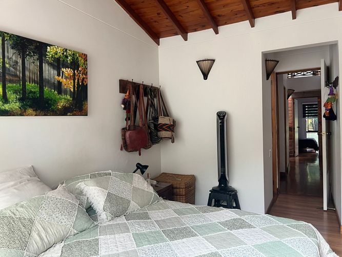Casa de 3 alcobas en arriendo en Loma Benedictinos, Medellín, 180 m² · foto 13 de 20