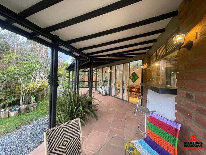 Casa de 4 alcobas en venta en Santa Elena, El Retiro, 280 m² · foto 2 de 24