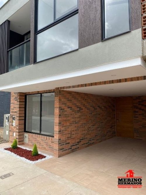 Casa de 3 alcobas en venta en La Ceja, 140 m² · foto 2 de 13