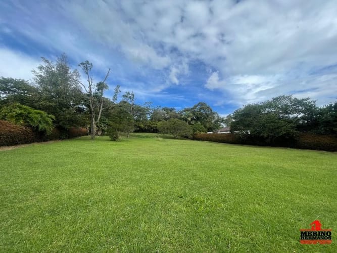 Lote en venta en Centro, Rionegro, 2456 m² · foto 2 de 17