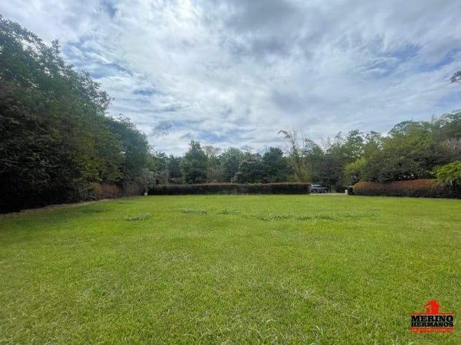 Lote en venta en Centro, Rionegro, 2456 m² · foto 4 de 17