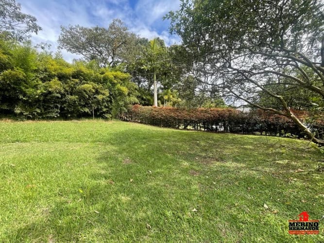 Lote en venta en Centro, Rionegro, 2456 m² · foto 5 de 17