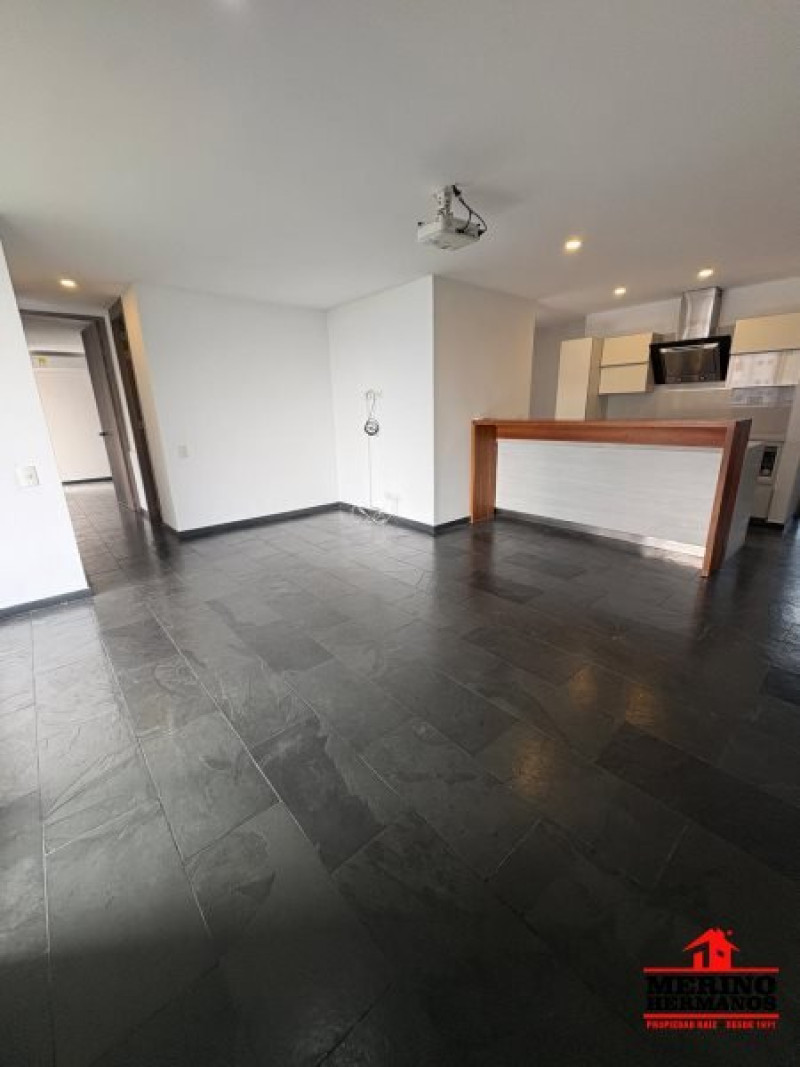 Apartamento en venta en Loma Del Chocho, Envigado · foto 2 de 24