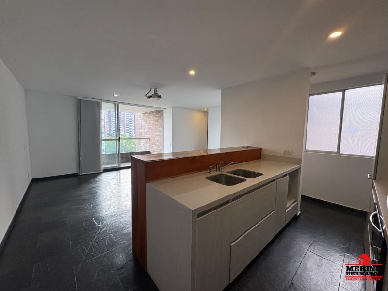 Apartamento en venta en Loma Del Chocho, Envigado · foto 4 de 24
