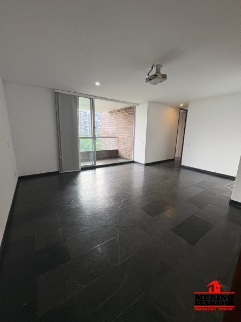 Apartamento en venta en Loma Del Chocho, Envigado · foto 7 de 24