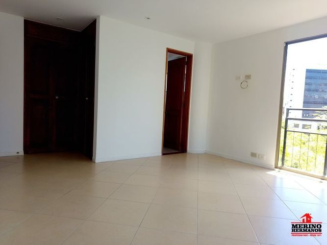 Apartamento de 3 alcobas en arriendo en El Diamante No. 2, Medellín, 175 m² · foto 8 de 24