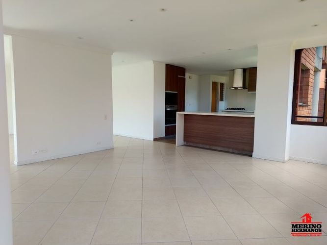 Apartamento de 3 alcobas en arriendo en El Diamante No. 2, Medellín, 175 m² · foto 12 de 24