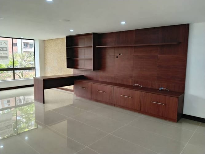 Apartamento de 4 alcobas en arriendo en Lalinde, Medellín, 295 m² · foto 9 de 24