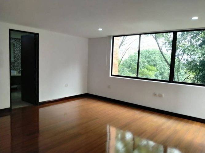 Apartamento de 4 alcobas en arriendo en Lalinde, Medellín, 295 m² · foto 19 de 24