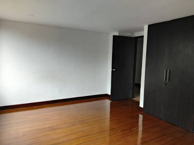 Apartamento de 4 alcobas en arriendo en Lalinde, Medellín, 295 m² · foto 21 de 24