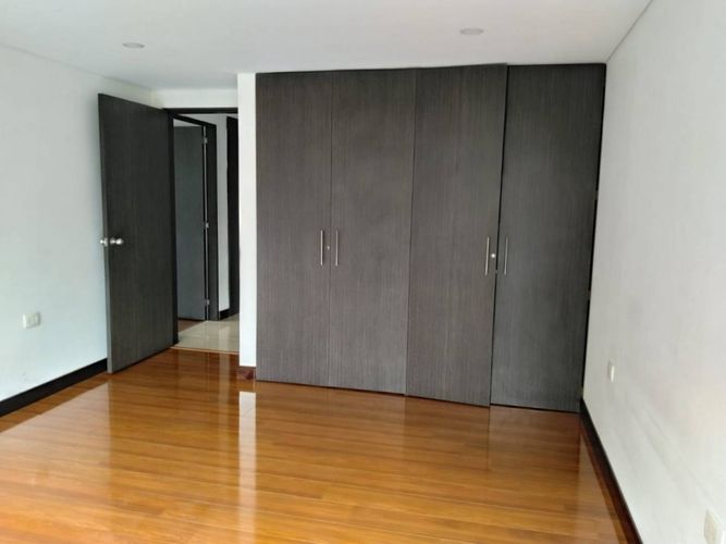 Apartamento de 4 alcobas en arriendo en Lalinde, Medellín, 295 m² · foto 22 de 24