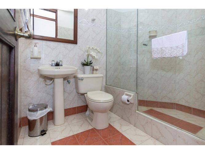 Casa de 8 alcobas en venta en Medio Dapa, Cali · foto 7 de 24