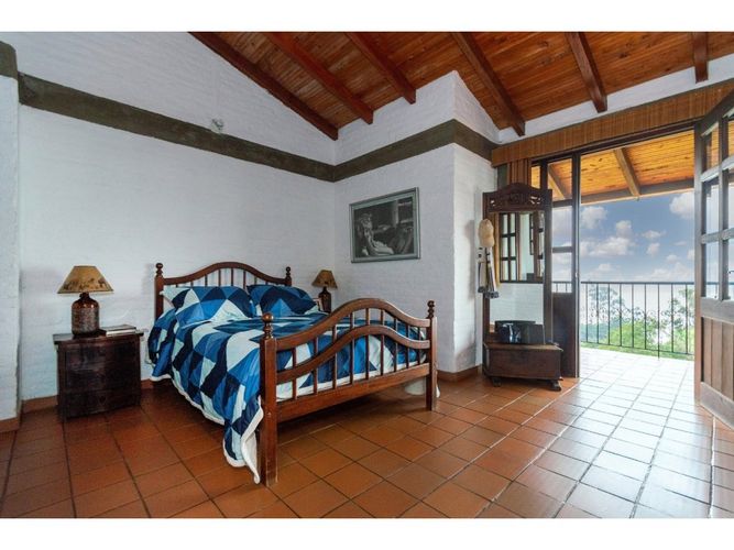 Casa de 8 alcobas en venta en Medio Dapa, Cali · foto 9 de 24