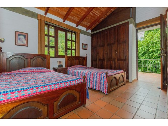 Casa de 8 alcobas en venta en Medio Dapa, Cali · foto 10 de 24
