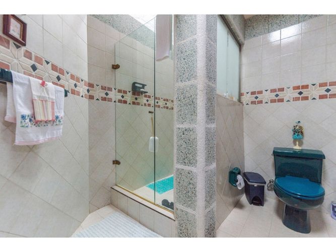 Casa de 8 alcobas en venta en Medio Dapa, Cali · foto 16 de 24