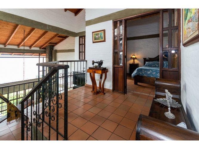 Casa de 8 alcobas en venta en Medio Dapa, Cali · foto 22 de 24