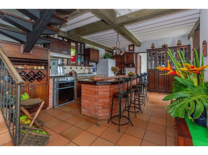 Casa de 8 alcobas en venta en Medio Dapa, Cali · foto 23 de 24