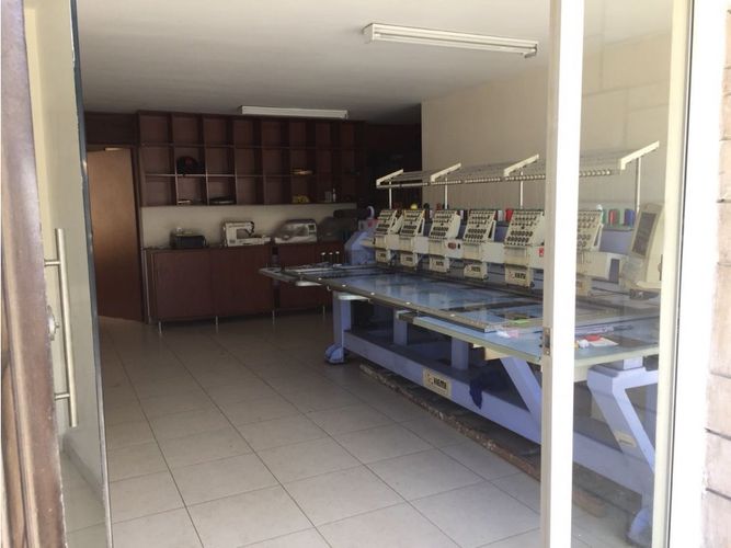 Apartamento de 3 alcobas en venta en Carlos E Restrepo, Medellín, 180 m² · foto 8 de 13