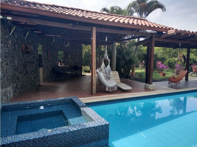 Casa de 5 alcobas en venta en Pance, Cali, 1050 m² · foto 2 de 14