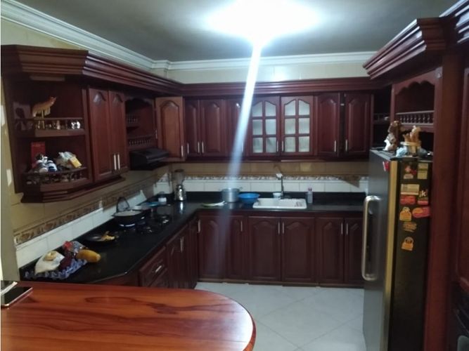 Casa de 10 alcobas en venta en La Flora, Cali, 924 m² · foto 2 de 24